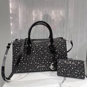 NWT MICHAEL KORS OUTLET Arden Medium Printed Signature Logo Satchel with wallet